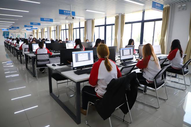 高端智庫看山東|助推職業(yè)教育現(xiàn)代化 專家團赴威海職業(yè)學院開展深度調研